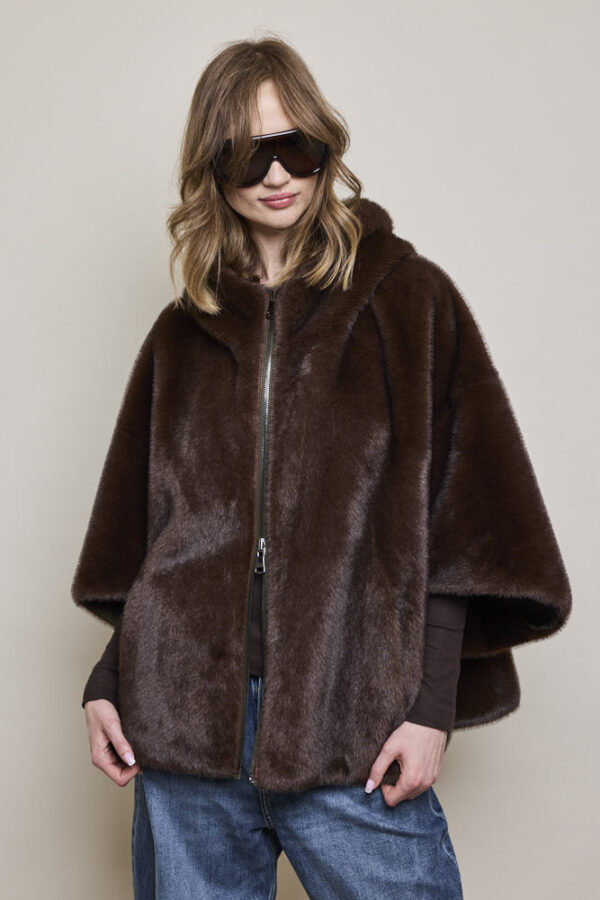 Cape Faux Fur - Image 2