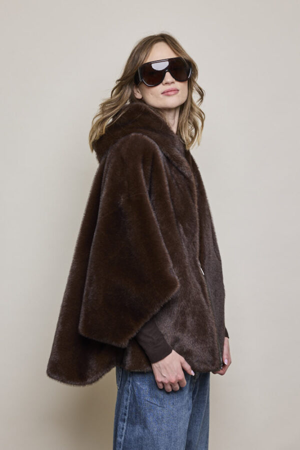 Cape Faux Fur - Image 3