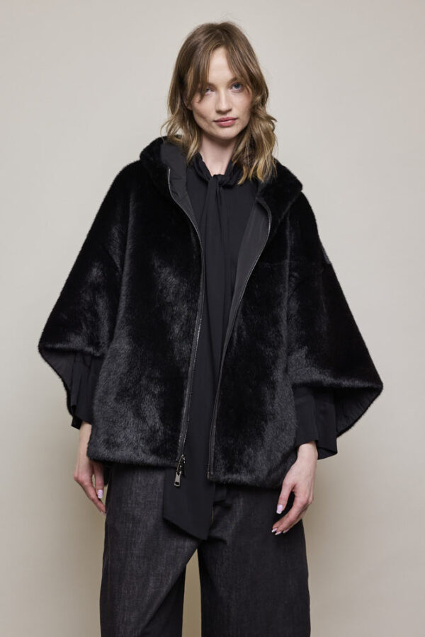 Cape Faux Fur - Image 2