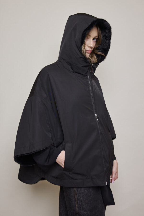 Cape Faux Fur - Image 5