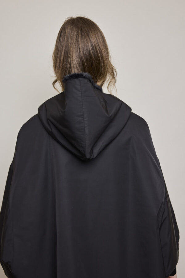 Cape Faux Fur - Image 6